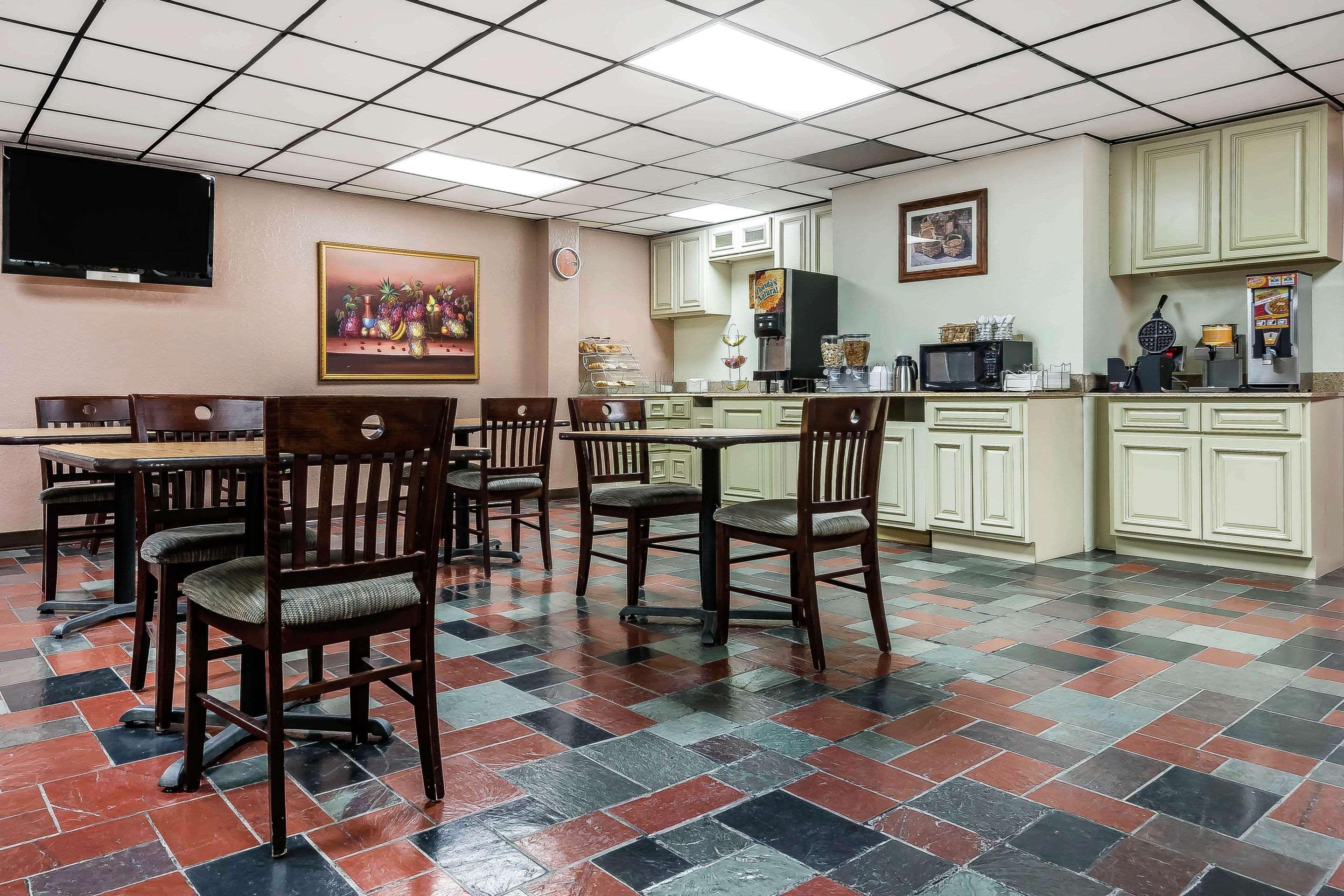 Quality Inn & Suites Binghamton Vestal Exterior foto